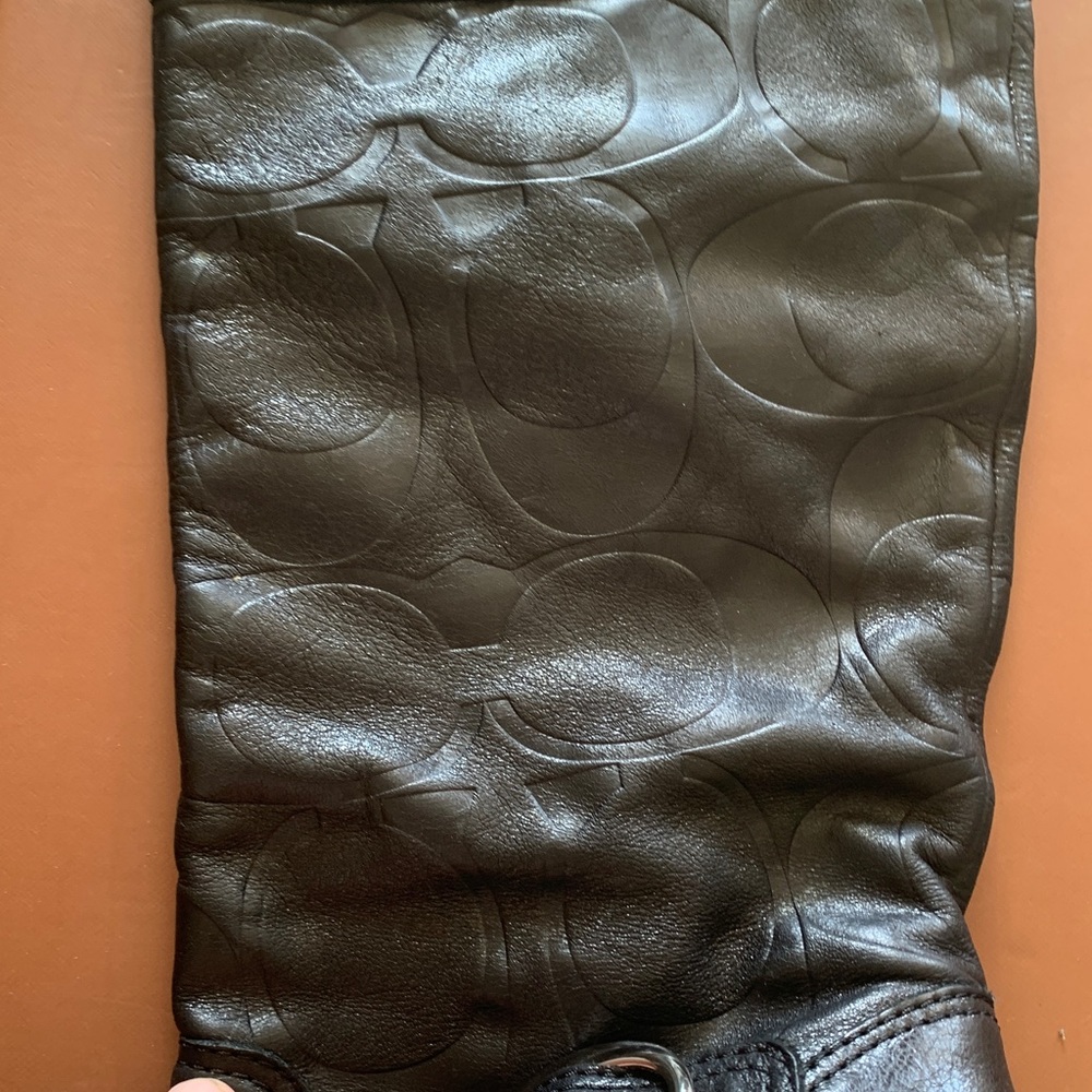 COACH 
CHARITY EMBOSSD CALF
0354
BLACK
Made in Italy 8B
Coach 1941 - Picture 10 of 16